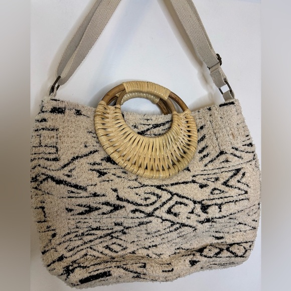 Beachy Cream and Black Geometric Terry Wooden Handle Boho Bag - Picture 2 of 7